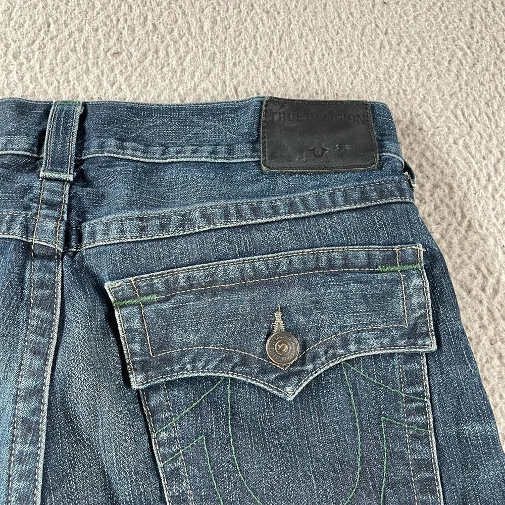 True Religion Men's Geno Flap SE Jeans Denim Blue Wash Size 34 Relax Slim Distre
